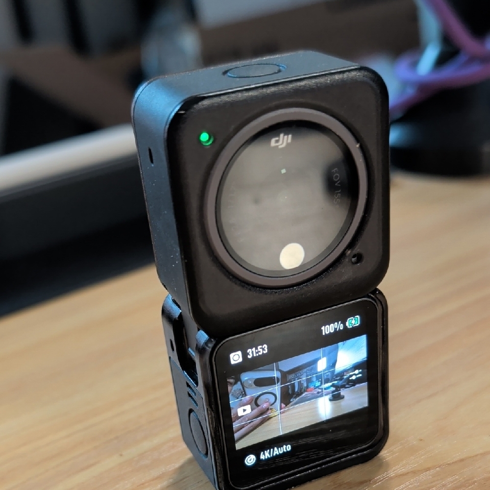 DJI ACTION 2 CAMERA WITH CASE AND MAGNETIC ACCESSORIES - Picture 6 of 11